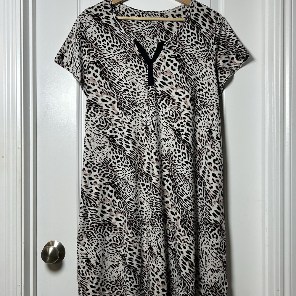 Anne Klein Leopard Animal Print‎ V-Neck Pullover Shift Mini Dress Mob Wife Style